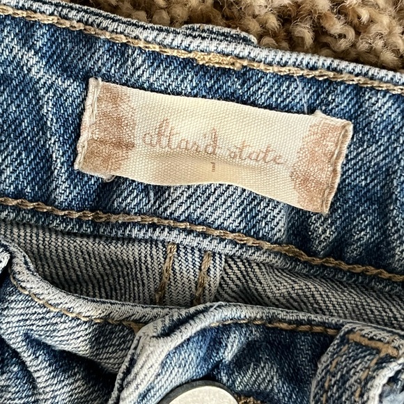 Alter’d State distressed jeans size 1 - Picture 4 of 7